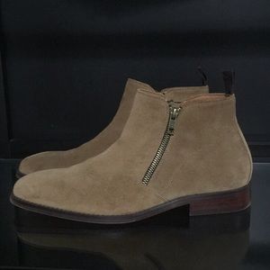 STEVE MADDEN SUEDE ALANZO BOOTS